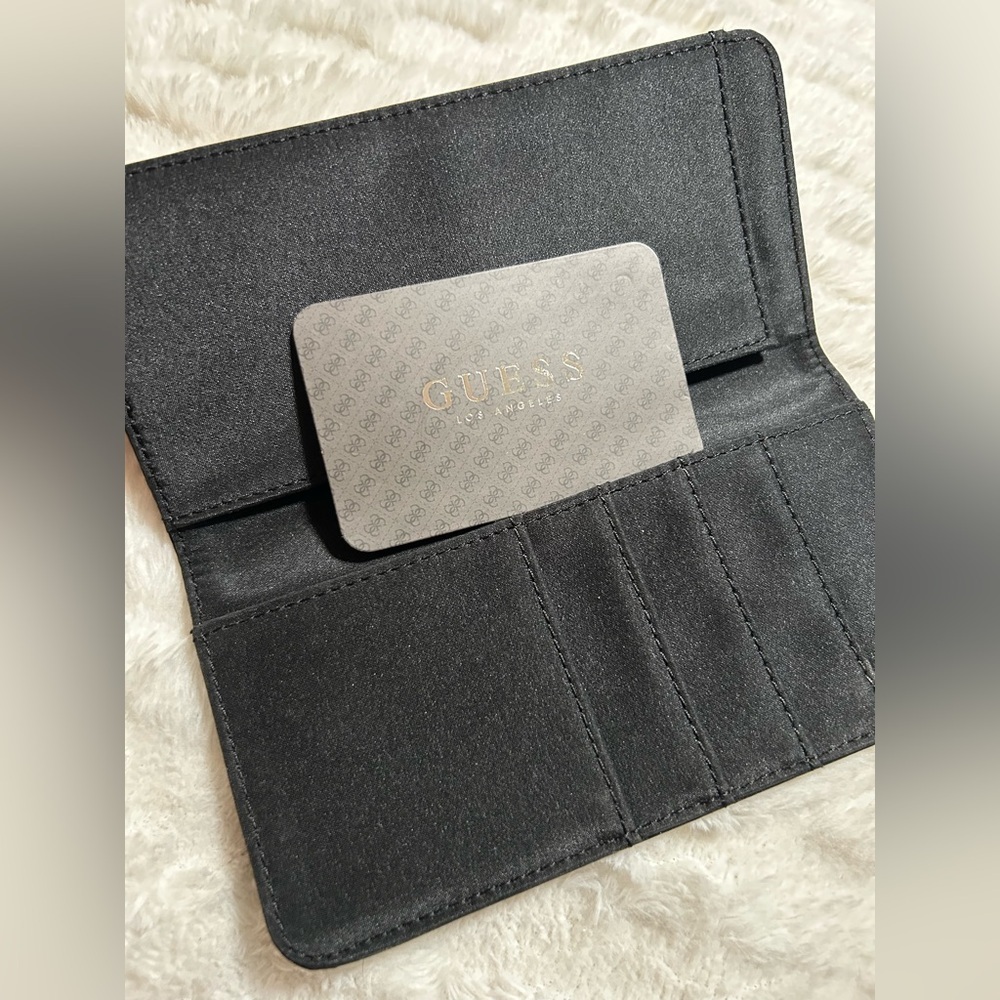 Guess wallet inside flap - Picture 2 of 4